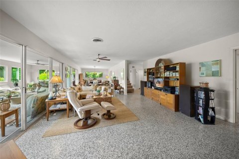 Villa ou maison à vendre à Sarasota, Floride: 4 chambres, 286.51 m2 № 2355111 - photo 14