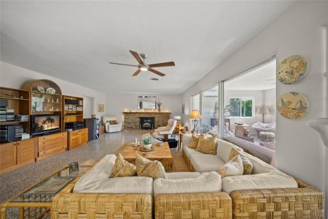 Villa ou maison à vendre à Sarasota, Floride: 4 chambres, 286.51 m2 № 2355111 - photo 15