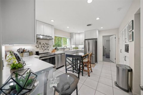 Villa ou maison à vendre à Sarasota, Floride: 4 chambres, 286.51 m2 № 2355111 - photo 8