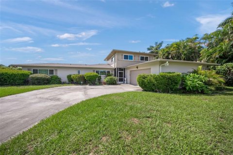 Villa ou maison à vendre à Sarasota, Floride: 4 chambres, 286.51 m2 № 2355111 - photo 2