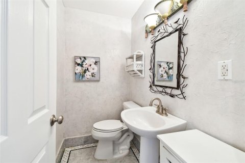 House in Treasure Island, Florida 3 bedrooms, 308.53 sq.m. № 1762062 - photo 22