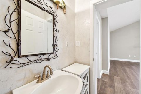 House in Treasure Island, Florida 3 bedrooms, 308.53 sq.m. № 1762062 - photo 23