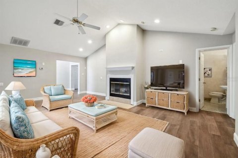 House in Treasure Island, Florida 3 bedrooms, 308.53 sq.m. № 1762062 - photo 6
