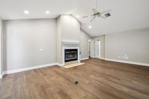 House in Treasure Island, Florida 3 bedrooms, 308.53 sq.m. № 1762062 - photo 18