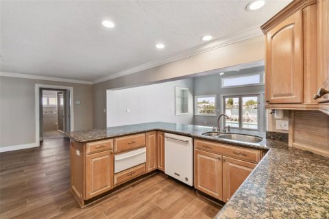 House in Treasure Island, Florida 3 bedrooms, 308.53 sq.m. № 1762062 - photo 28
