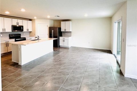 Casa en alquiler en Newberry, Florida, 4 dormitorios № 2218435 - foto 3