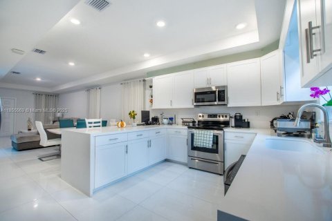 Townhouse in Fort Lauderdale, Florida 3 bedrooms, 152.92 sq.m. № 1882014 - photo 9