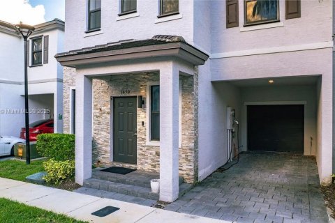 Townhouse in Fort Lauderdale, Florida 3 bedrooms, 152.92 sq.m. № 1882014 - photo 5