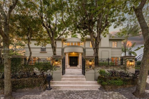 Casa en venta en Miami, Florida, 5 dormitorios, 624.3 m2 № 2038938 - foto 27