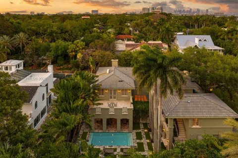 Casa en venta en Miami, Florida, 5 dormitorios, 624.3 m2 № 2038938 - foto 29