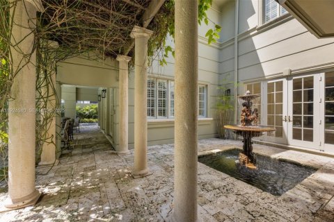 Casa en venta en Miami, Florida, 5 dormitorios, 624.3 m2 № 2038938 - foto 18