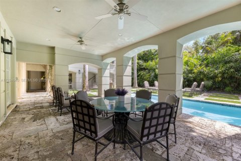 Casa en venta en Miami, Florida, 5 dormitorios, 624.3 m2 № 2038938 - foto 13