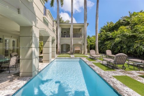 Casa en venta en Miami, Florida, 5 dormitorios, 624.3 m2 № 2038938 - foto 14