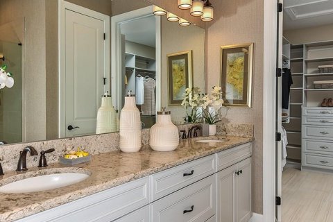 House in Wesley Chapel, Florida 3 bedrooms, 226.22 sq.m. № 2208621 - photo 4