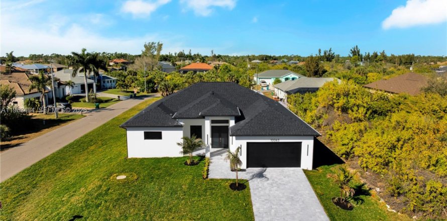 Villa ou maison à Port Charlotte, Floride 3 chambres № 2029553