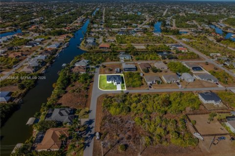 Villa ou maison à vendre à Port Charlotte, Floride: 3 chambres № 2029553 - photo 6