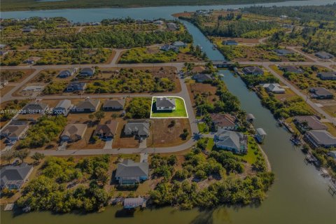 Villa ou maison à vendre à Port Charlotte, Floride: 3 chambres № 2029553 - photo 21