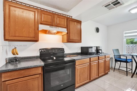 Купить виллу или дом в Санрайз, Флорида 3 спальни, 176.33м2, № 2066162 - фото 17