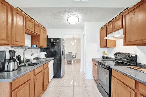 Купить виллу или дом в Санрайз, Флорида 3 спальни, 176.33м2, № 2066162 - фото 20