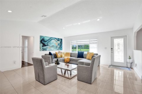 Купить виллу или дом в Санрайз, Флорида 3 спальни, 176.33м2, № 2066162 - фото 10