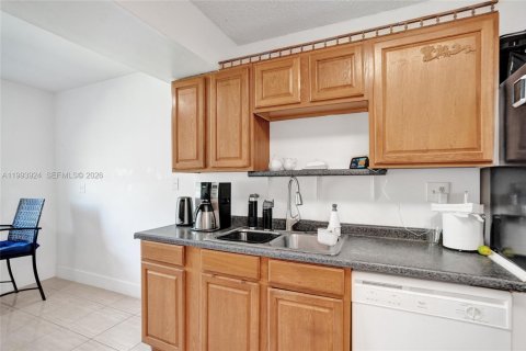 Купить виллу или дом в Санрайз, Флорида 3 спальни, 176.33м2, № 2066162 - фото 18