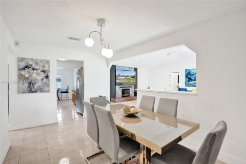 Купить виллу или дом в Санрайз, Флорида 3 спальни, 176.33м2, № 2066162 - фото 14