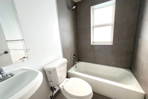 Apartamento en alquiler en Miami, Florida, 1 dormitorio № 2012210 - foto 5