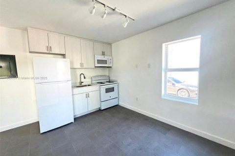 Apartamento en Miami, Florida 1 dormitorio № 2012210