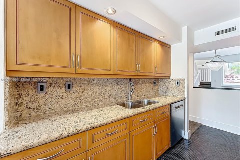 Touwnhouse à louer à Aventura, Floride: 4 chambres, 265.42 m2 № 1989446 - photo 7