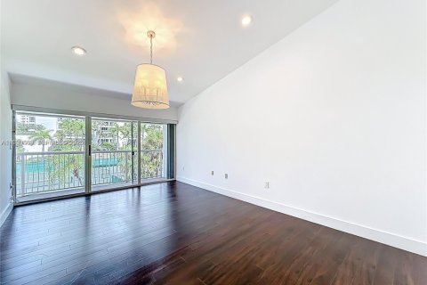 Touwnhouse à louer à Aventura, Floride: 4 chambres, 265.42 m2 № 1989446 - photo 17