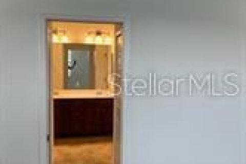 Townhouse in Venice, Florida 3 bedrooms, 181.07 sq.m. № 1901360 - photo 23