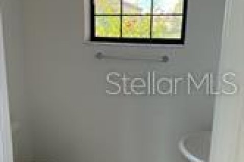 Townhouse in Venice, Florida 3 bedrooms, 181.07 sq.m. № 1901360 - photo 8