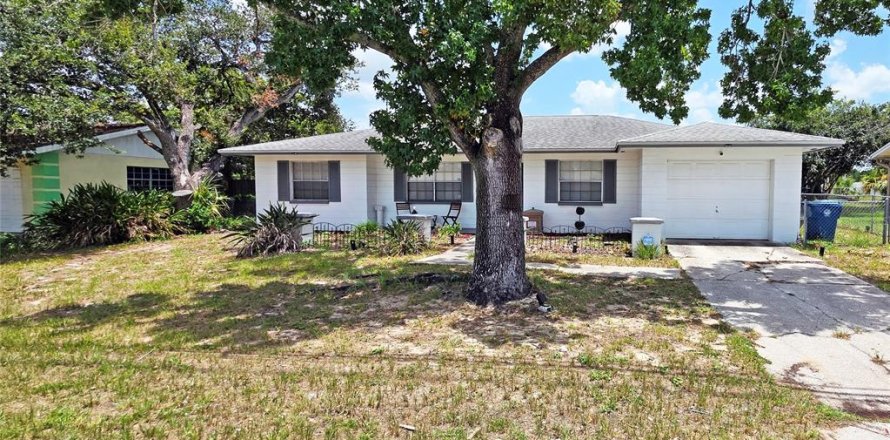 Casa en Spring Hill, Florida 3 dormitorios, 133.41 m2 № 2157821