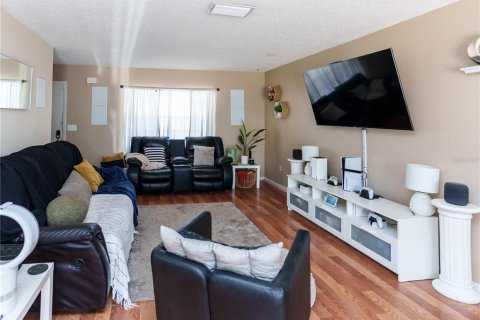 Casa en venta en Spring Hill, Florida, 3 dormitorios, 133.41 m2 № 2157821 - foto 4