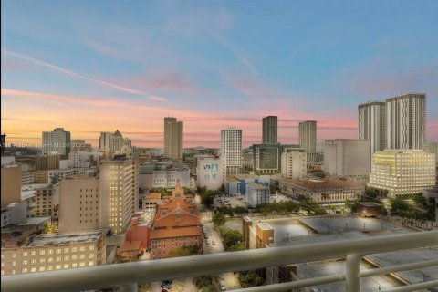 Condominio en venta en Miami, Florida, 1 dormitorio, 60.48 m2 № 1957976 - foto 1