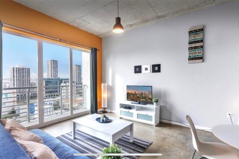 Condominio en venta en Miami, Florida, 1 dormitorio, 60.48 m2 № 1957976 - foto 2