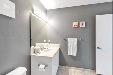 Condominio en venta en Miami, Florida, 1 dormitorio, 60.48 m2 № 1957976 - foto 8