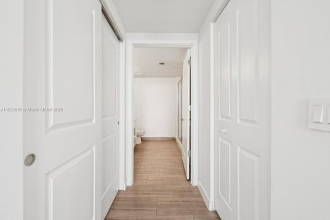 Condominio en venta en Hollywood, Florida, 2 dormitorios, 104.24 m2 № 1828956 - foto 17