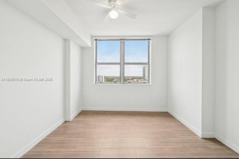 Condominio en venta en Hollywood, Florida, 2 dormitorios, 104.24 m2 № 1828956 - foto 18
