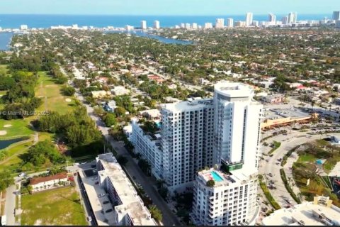 Condominio en venta en Hollywood, Florida, 2 dormitorios, 104.24 m2 № 1828956 - foto 1