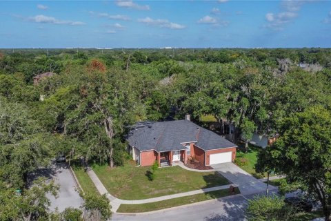 Villa ou maison à vendre à Oviedo, Floride: 3 chambres, 164.99 m2 № 2230465 - photo 2