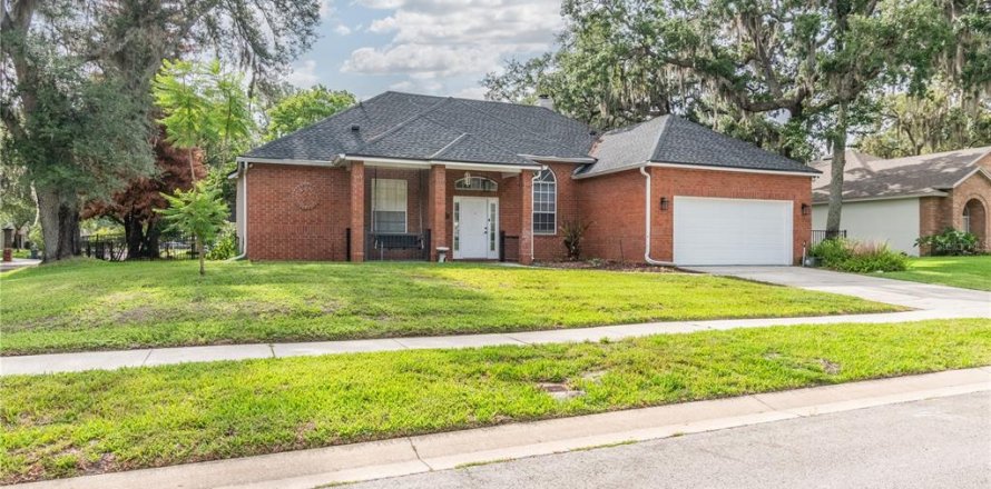 Villa ou maison à Oviedo, Floride 3 chambres, 164.99 m2 № 2230465