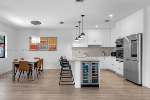 Купить виллу или дом в Майами, Флорида 4 спальни, 241.73м2, № 2052443 - фото 10