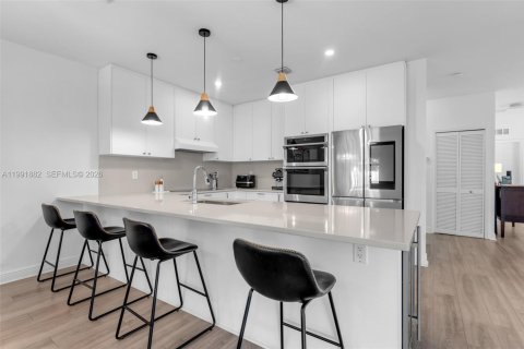 Купить виллу или дом в Майами, Флорида 4 спальни, 241.73м2, № 2052443 - фото 8