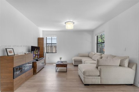 Купить виллу или дом в Майами, Флорида 4 спальни, 241.73м2, № 2052443 - фото 12