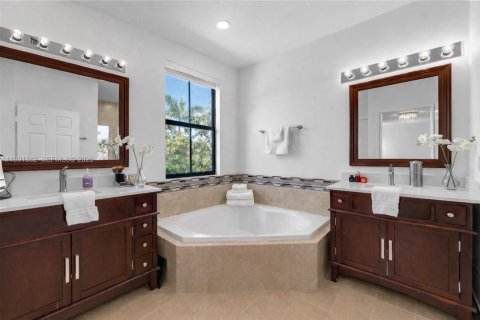 Купить виллу или дом в Майами, Флорида 4 спальни, 241.73м2, № 2052443 - фото 18