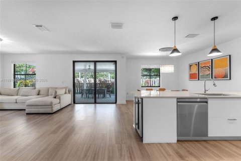 Купить виллу или дом в Майами, Флорида 4 спальни, 241.73м2, № 2052443 - фото 5