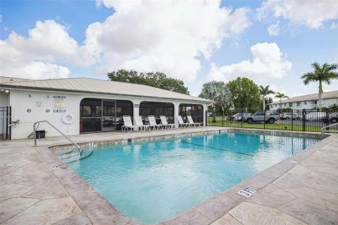 Condo in Punta Gorda, Florida, 2 bedrooms № 2093902 - photo 6