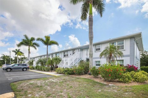 Condo in Punta Gorda, Florida, 2 bedrooms № 2093902 - photo 4