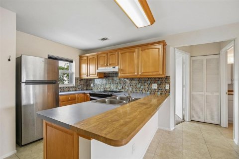 Condo in Punta Gorda, Florida, 2 bedrooms № 2093902 - photo 23